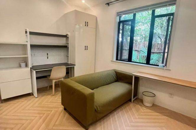 1BR Apartment in Old Xuhui (L1/L10)