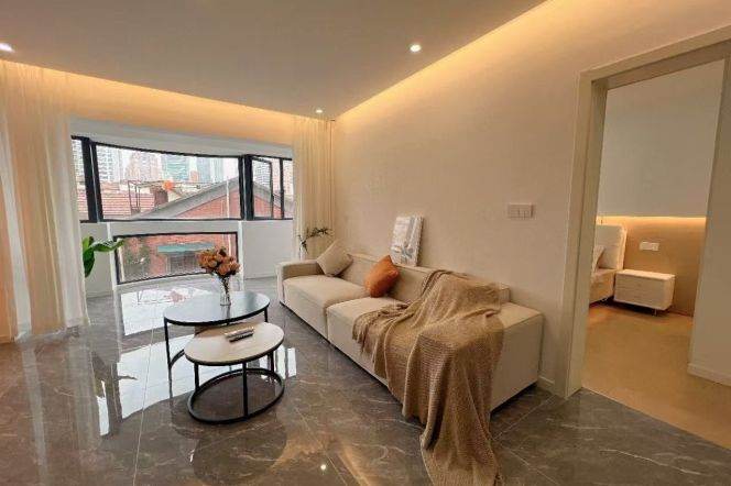 2BR Apartment near People's Square (L8/L12)