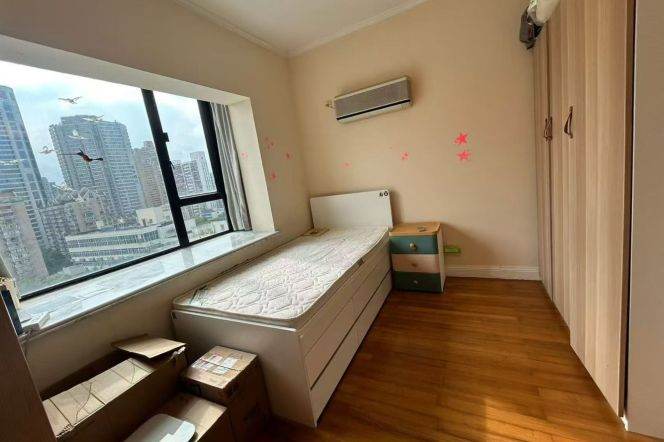 3BR Apartment near Jiangsu Rd Metro