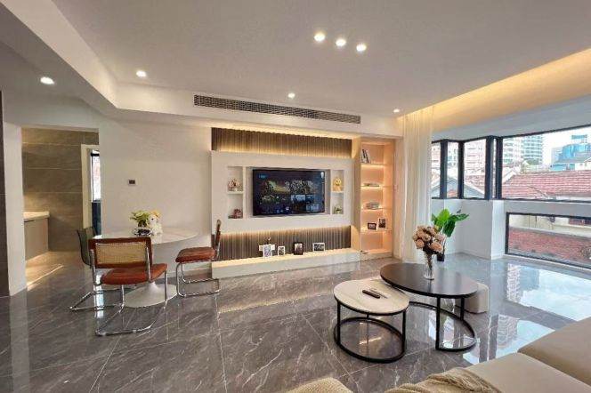 2BR Apartment near People's Square (L8/L12)