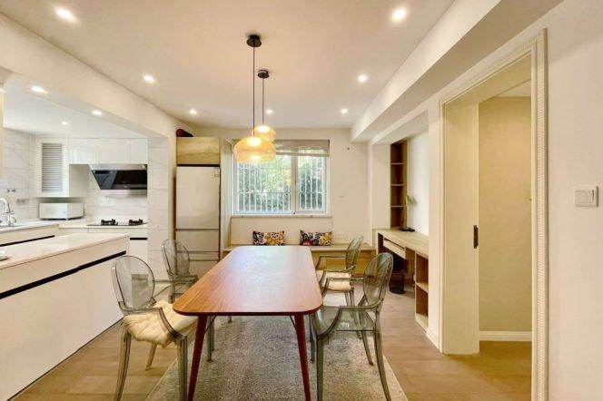 1BR Apartment in Old Xuhui (L1/L7/L9)
