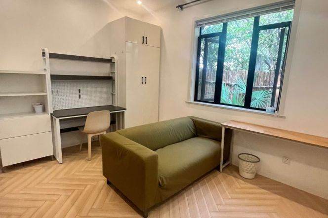 1BR Apartment in Old Xuhui (L1/L10)