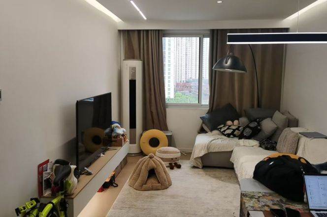 Spacious 1BR Apartment in Jing'an (L7)