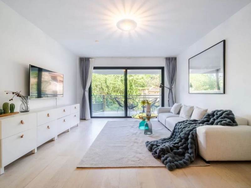 Housing image — Living Room