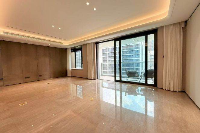 4BR Apartment near Hanzhong Rd Metro