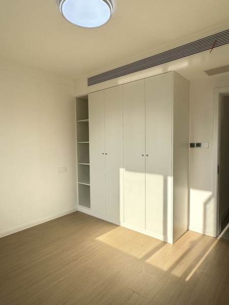Housing image — Bathroom