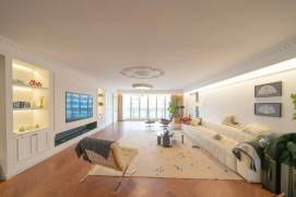 4BR Apartment near Nanjing Dong Lu (L1/L2/L8)