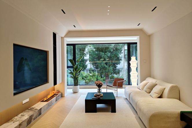 Spacious 2BR Apartment in Jing'an with Green View (L7)