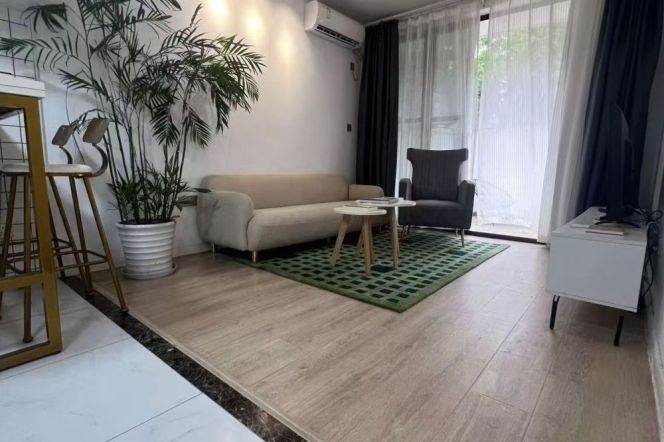 1BR Apartment near Zhongshan Park with Terrace (L2/L11)