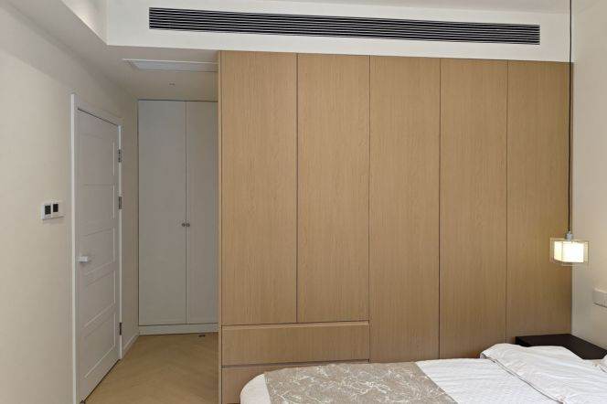 Spacious 2BR Apartment in Jing'an with Green View (L7)