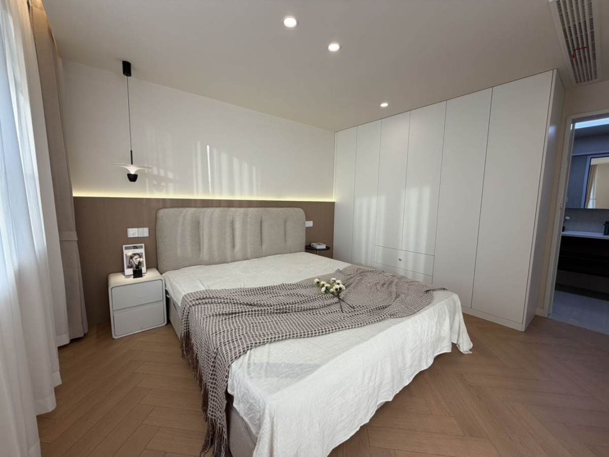 Housing image — Bedroom