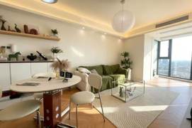 High-Floor 1BR Apartment in Gubei with Floor-to-Ceiling Windows