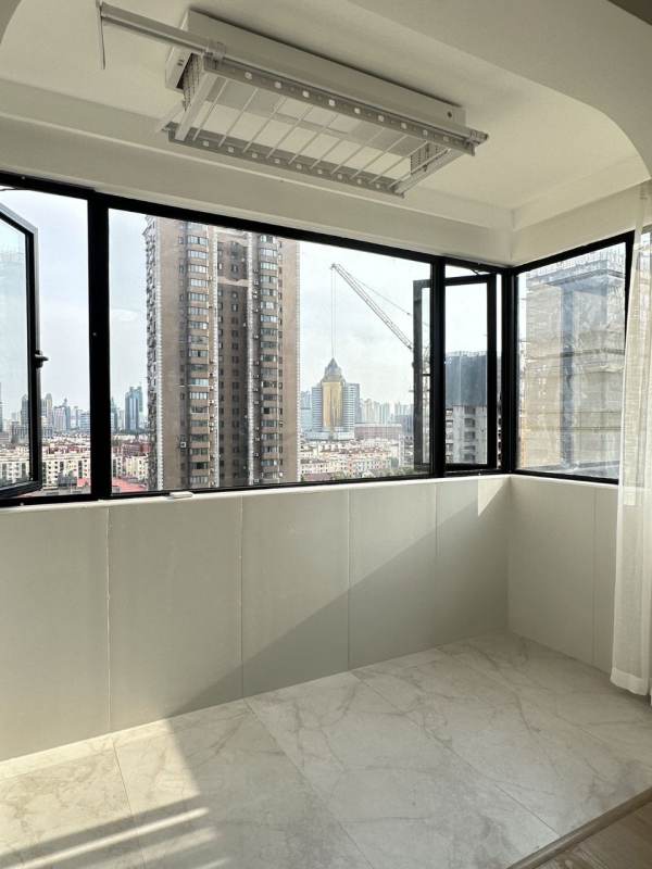 Housing image — Balcony