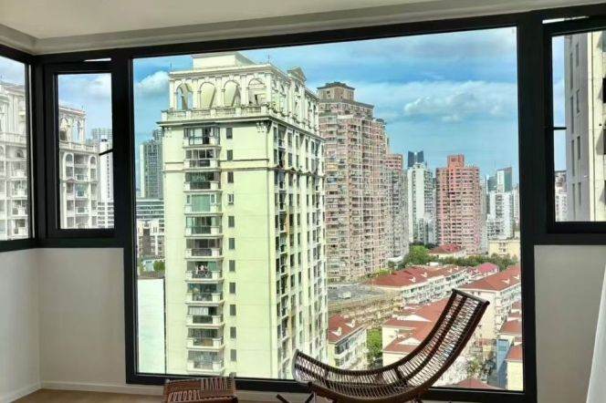 High-Floor Spacious 3BR Apartment near Zhongshan Park (L2/L3/L4)