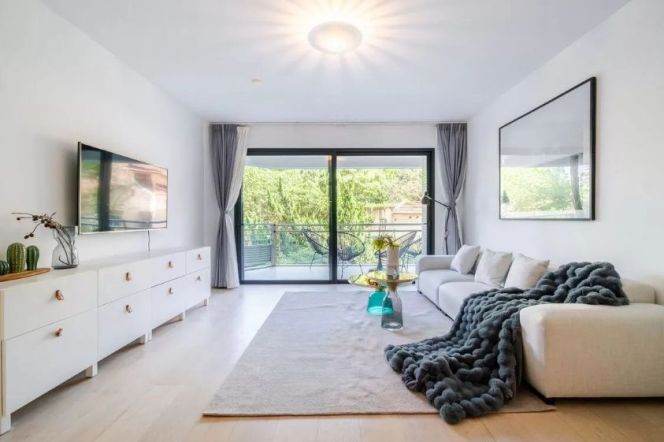 3BR Apartment at Central Residences with Green View