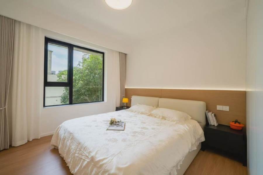 Housing image — Bedroom
