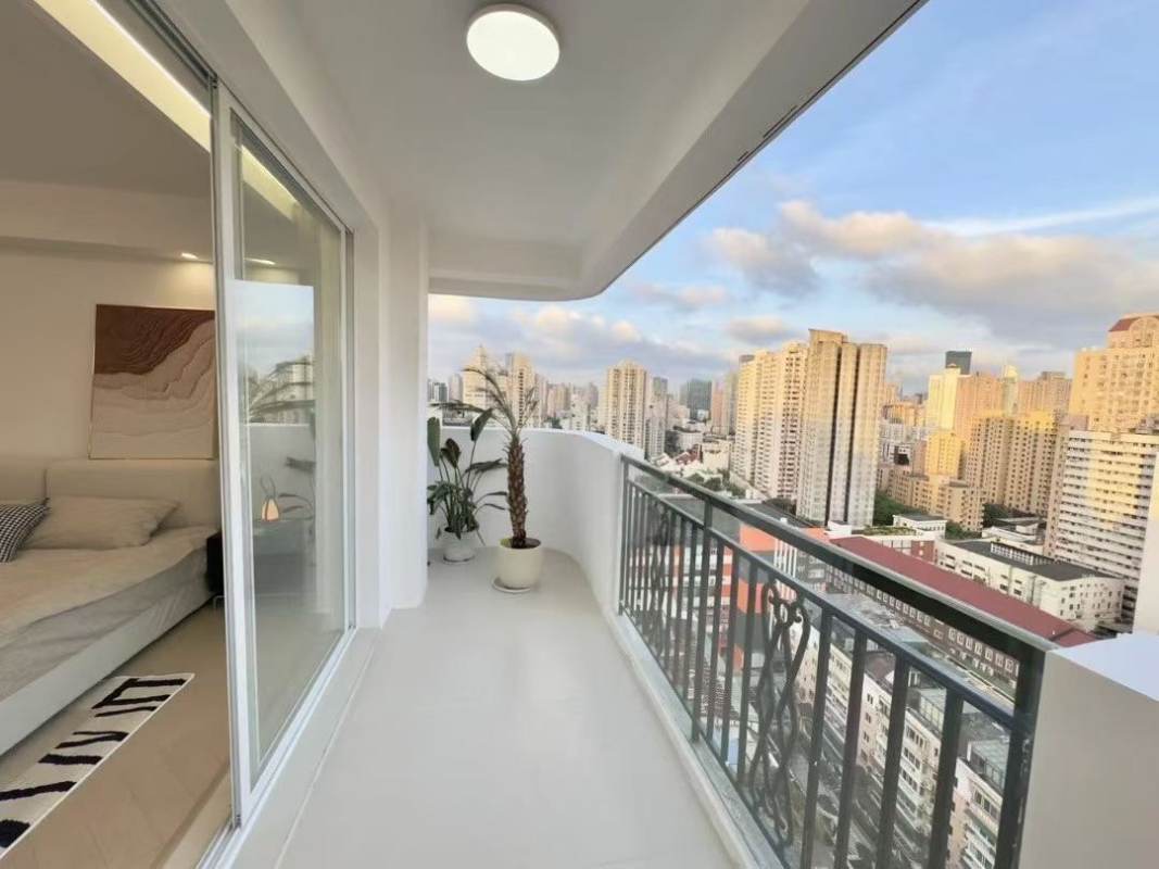 Housing image — Balcony