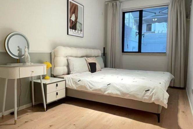 Spacious 1BR Apartment in Old Xuhui with Floor-to-Ceiling Windows