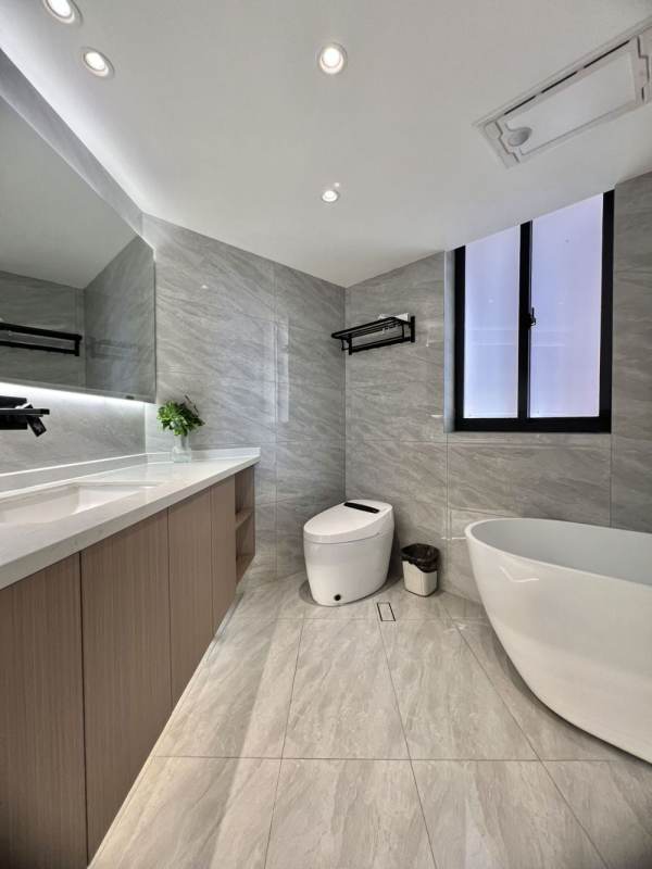 Housing image — Bathroom