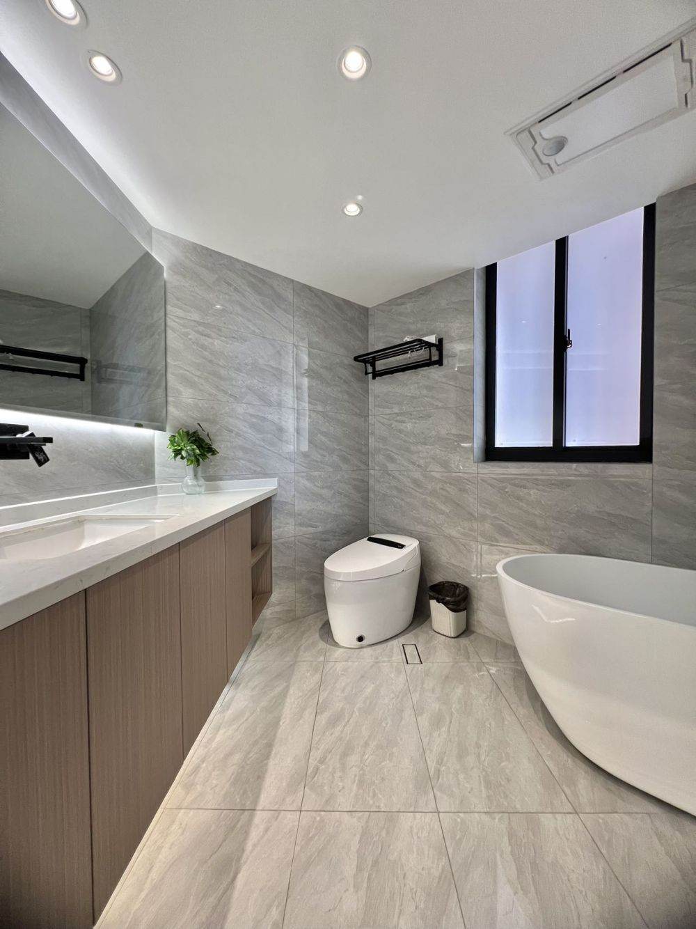 Housing image — Bathroom