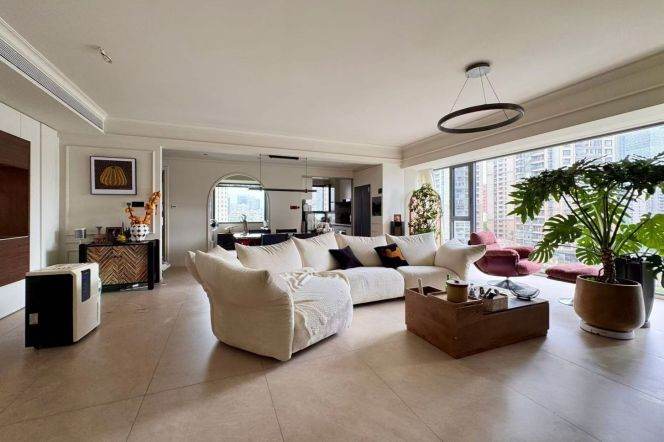 4BR Apartment in Gubei (L15)