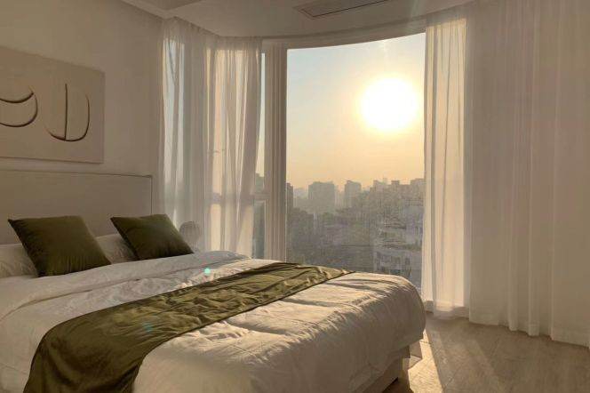 High-Floor 1BR Apartment at Yunhe Garden