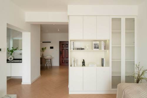 Housing image — Living Room