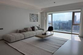 High-Floor Spacious 3BR Apartment near Shangcheng Rd Metro