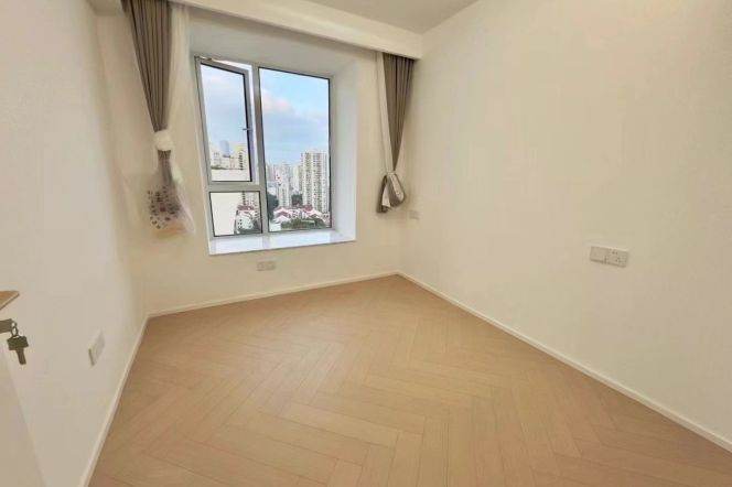 High-Floor 3BR Apartment near Changping Rd Metro (L7/L13)