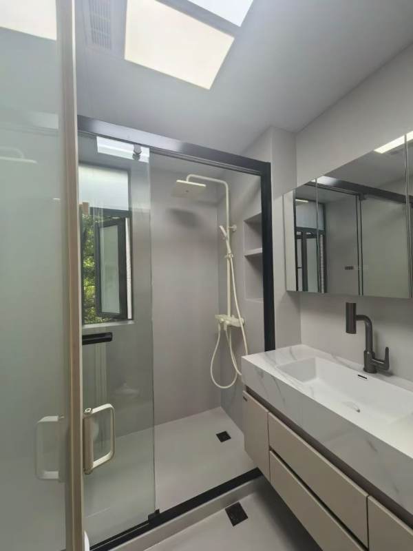 Housing image — Bathroom