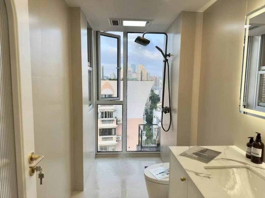 Housing image — Bathroom