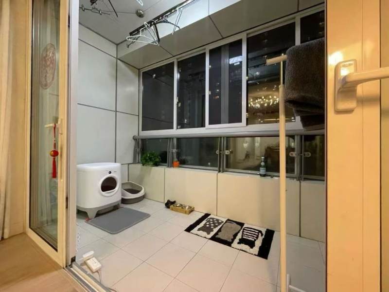 Housing image — Balcony