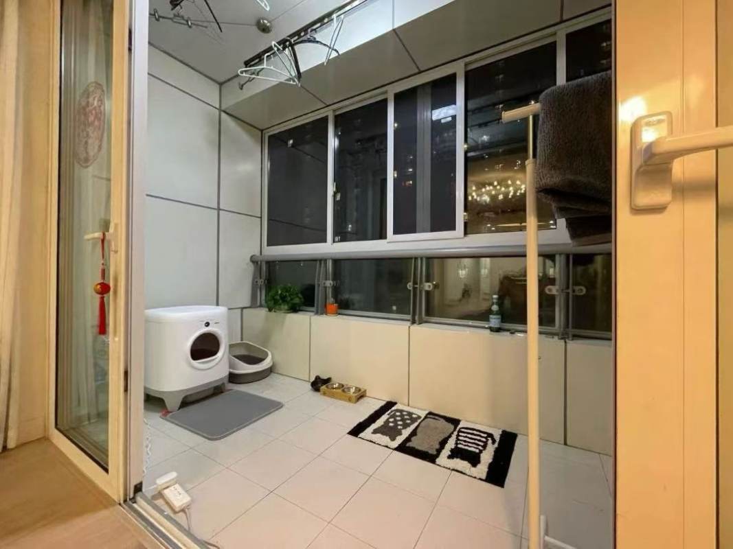 Housing image — Balcony