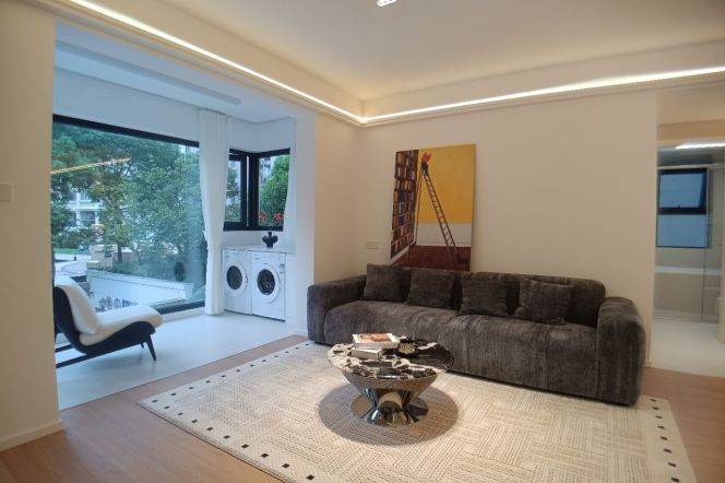 Spacious 2BR Apartment near Zhongshan Park (L2/L3/L4)