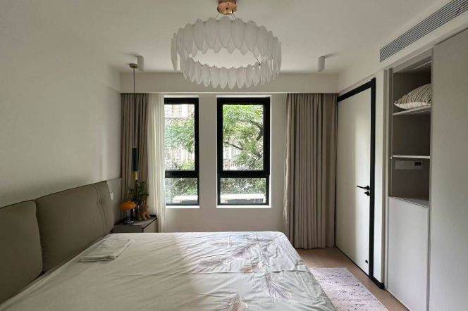 1BR Apartment in Old Xuhui with Green View (L9/L12)