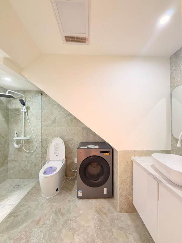 Housing image — Bathroom