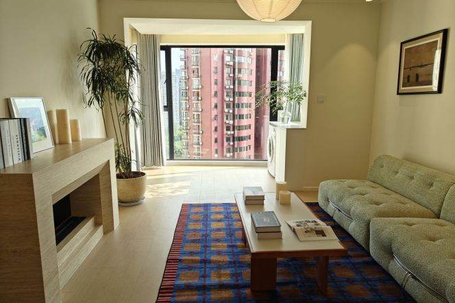 High-Floor Spacious 2BR Apartment in Jing'an with Outstanding View