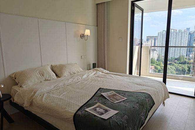 High-Floor Spacious 2BR Apartment in Jing'an with Outstanding View