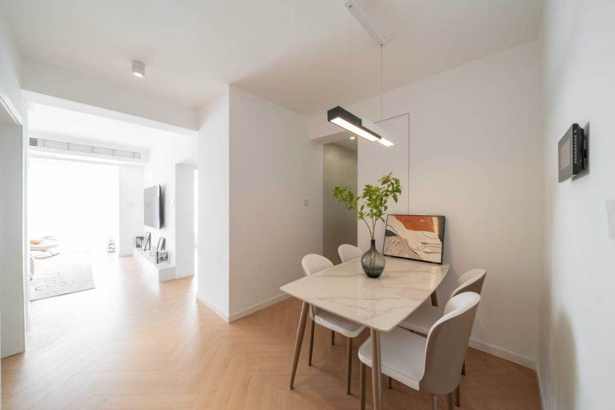 Housing image — Dining Area