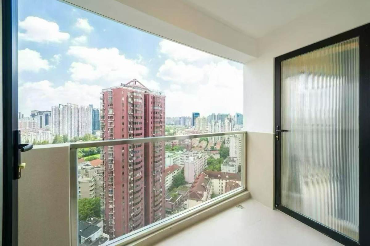 Housing image — Balcony