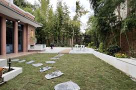 Spacious 5BR Villa with Terrace