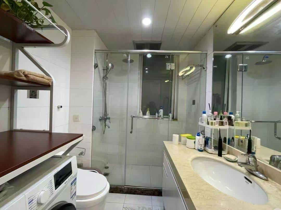 Housing image — Bathroom