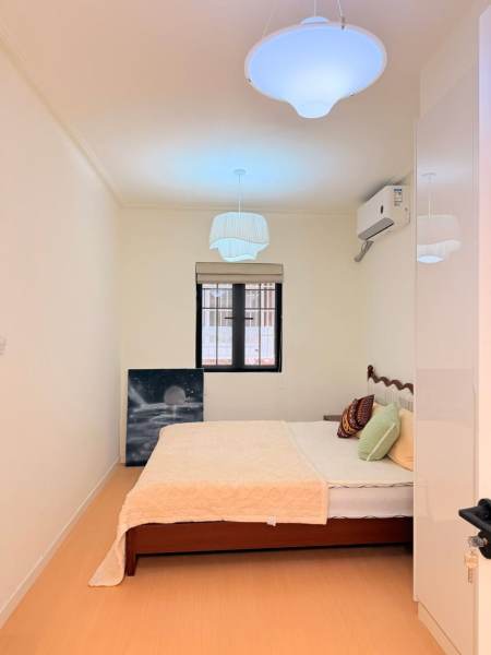 Housing image — Bedroom