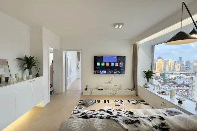 High-Floor 3BR Apartment near Changping Rd Metro with Outstanding View (L7/L13)