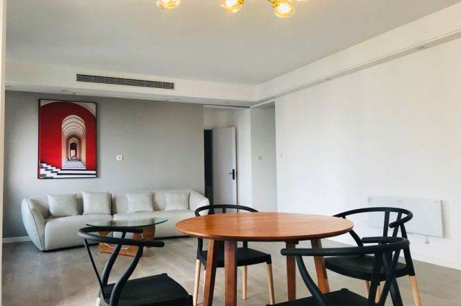 Spacious 2BR Apartment in Jing'an (L13/L14)