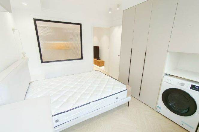 1BR Apartment near Zhongshan Park (L2/L11)