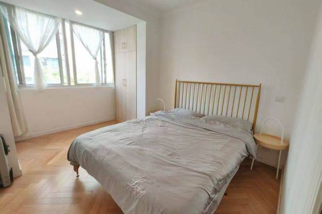 1BR Apartment near Jiashan Rd Metro