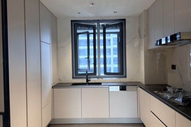 Spacious High-Ceiling 3BR Apartment in Xintiandi with Outstanding View (L1/L8/L10/L13/L14)