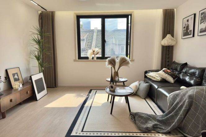 2BR Heritage Apartment in Jing'an with Terrace