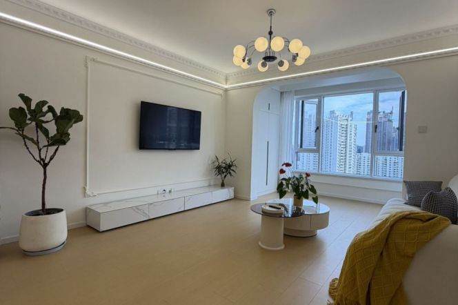 High-Floor 2BR Apartment in Lujiazui (L9)